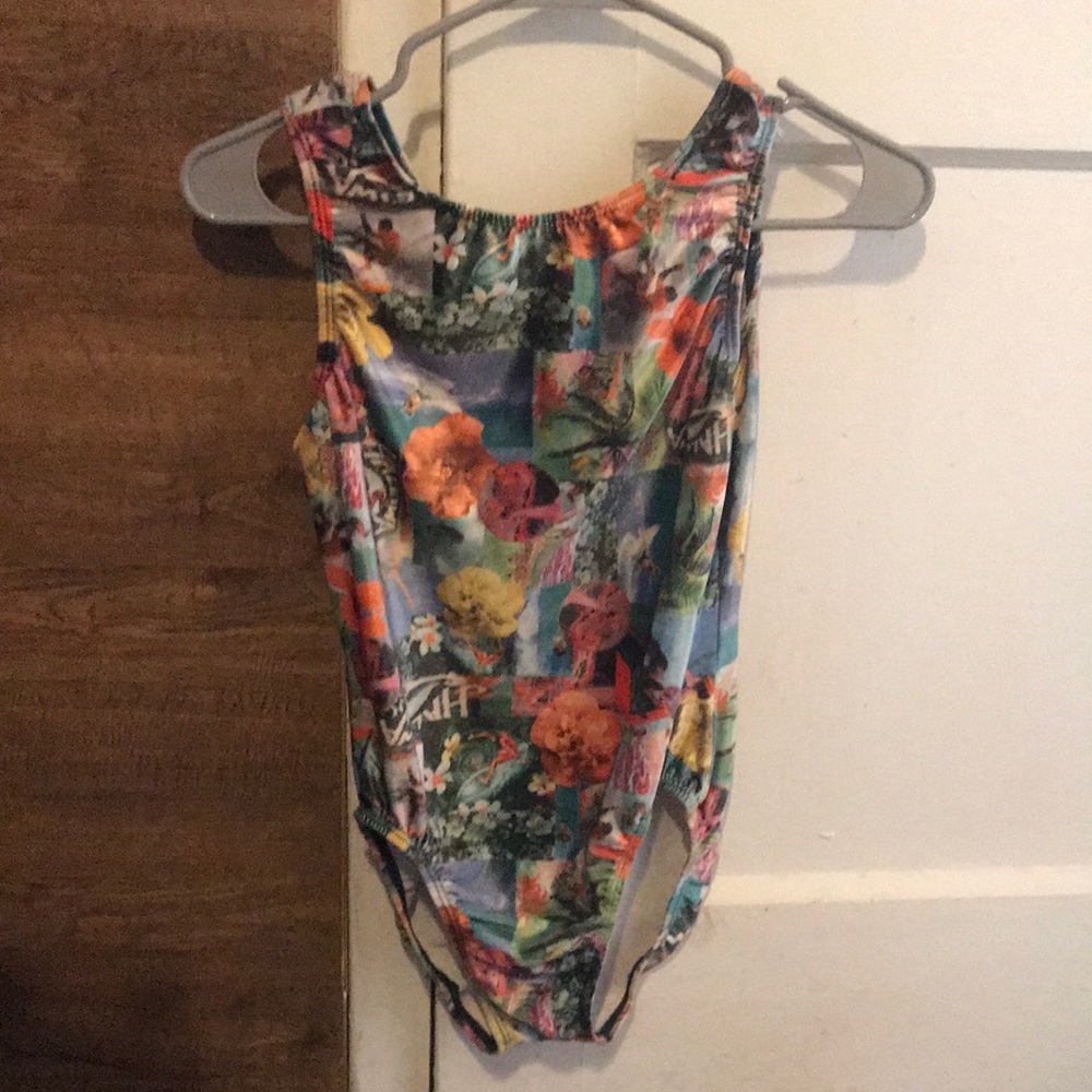 Hawaiian 🌺 Designed velvet Leo